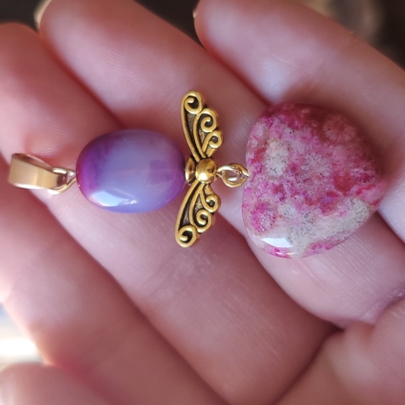 New Gold Wing Peach Nipomo Coral Fossil Heart Pendant. - Picture 10 of 13